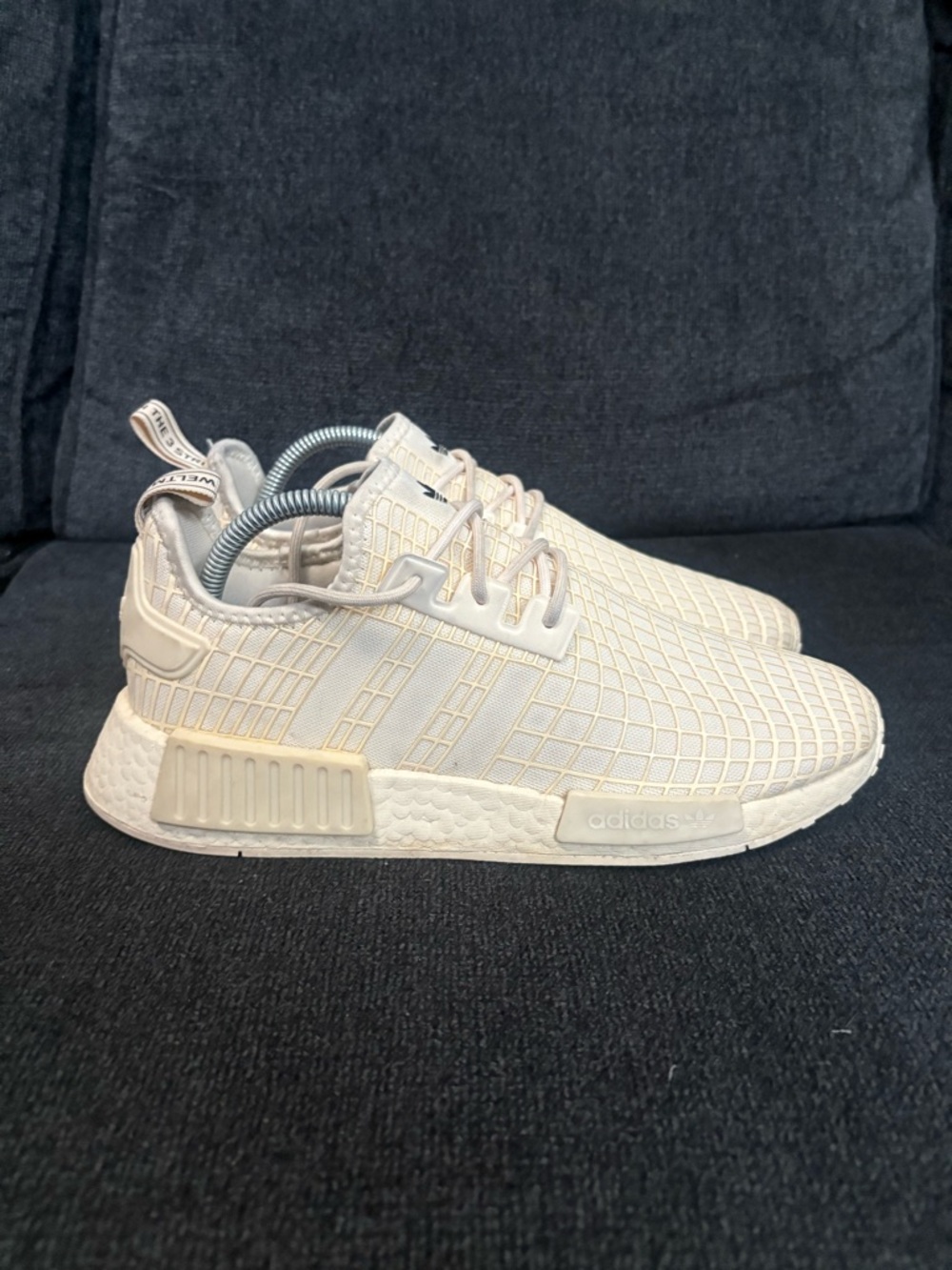 Adidas NMD_R1 Ecru Tint Men's Size 9 Grid Mesh Sneakers GX9530 Boost Shoes